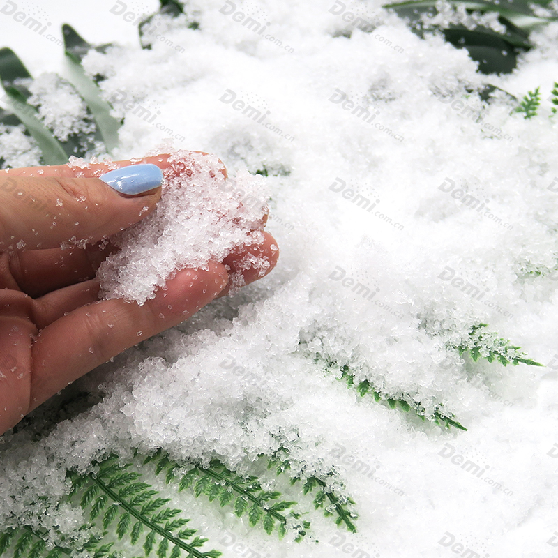 White Magic Instant Snow untuk Hiasan